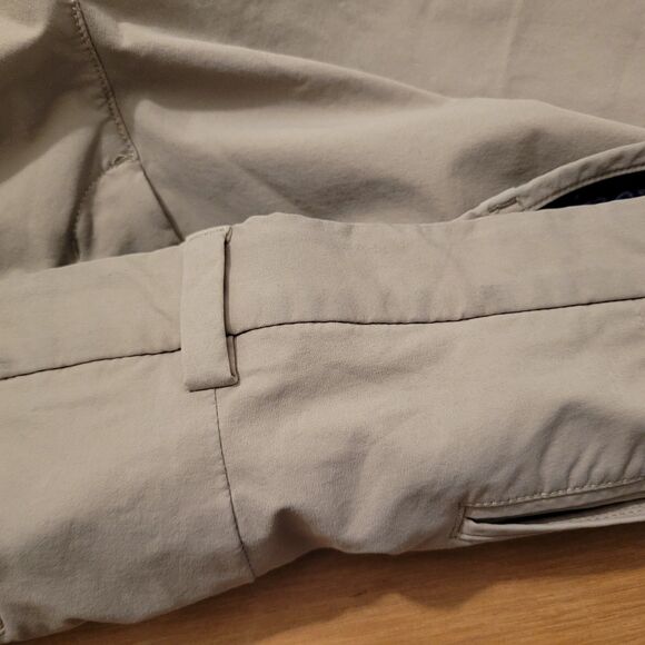 Vineyard Vines Pants Men’s On The Go OTG Stretch Golf Preppy Size 35x30 Tan FLAW - Picture 14 of 16